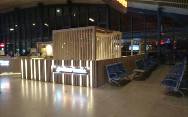 武漢高鐵站VIP店裝修工程施工現(xiàn)場(chǎng)_康藍(lán)裝飾公司